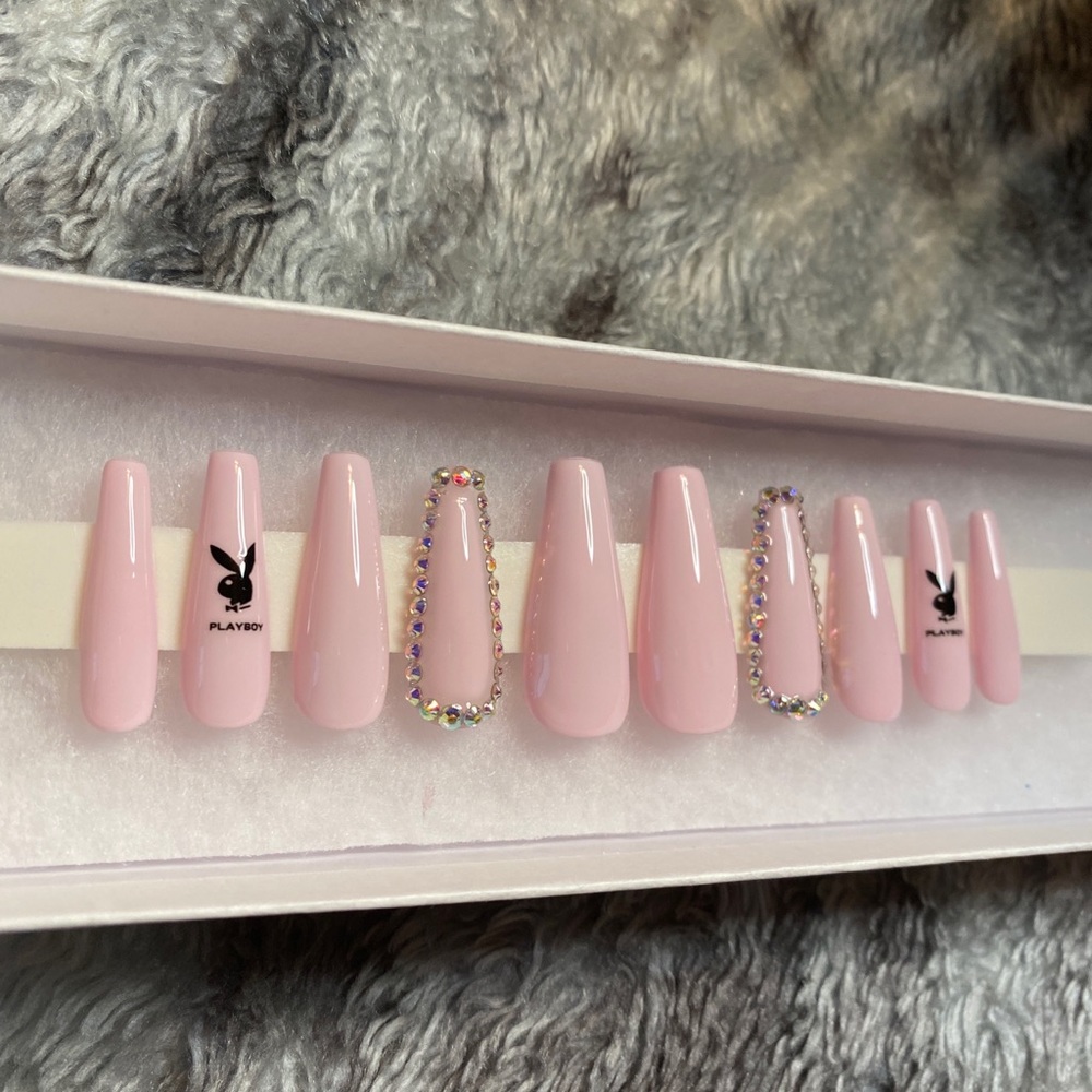 Press on nails - Picture 2 of 5
